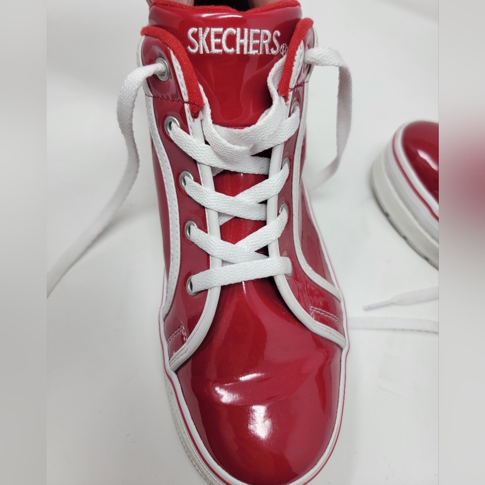 Skechers Heartbeats Loud Sneakers Women 9.5 Shiny Red White Y2K Chunky Heel - Picture 3 of 8
